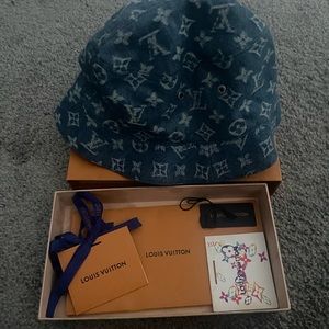 LV MONOGRAM ESSENTIAL BUCKET HAT